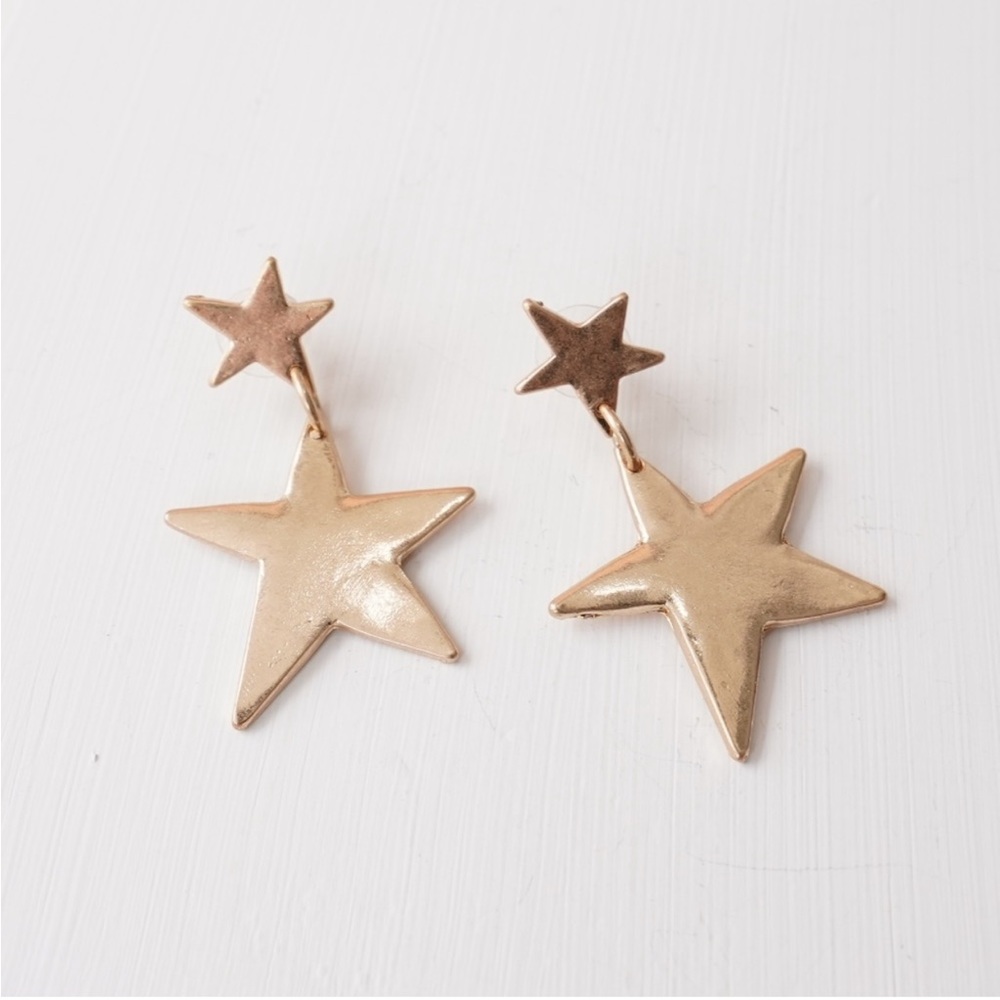 Nighty Star Statement Earrings in Gold